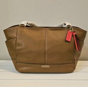 NWT Coach Park Leather Carrie Tote, camel brown, MFSRP $358
